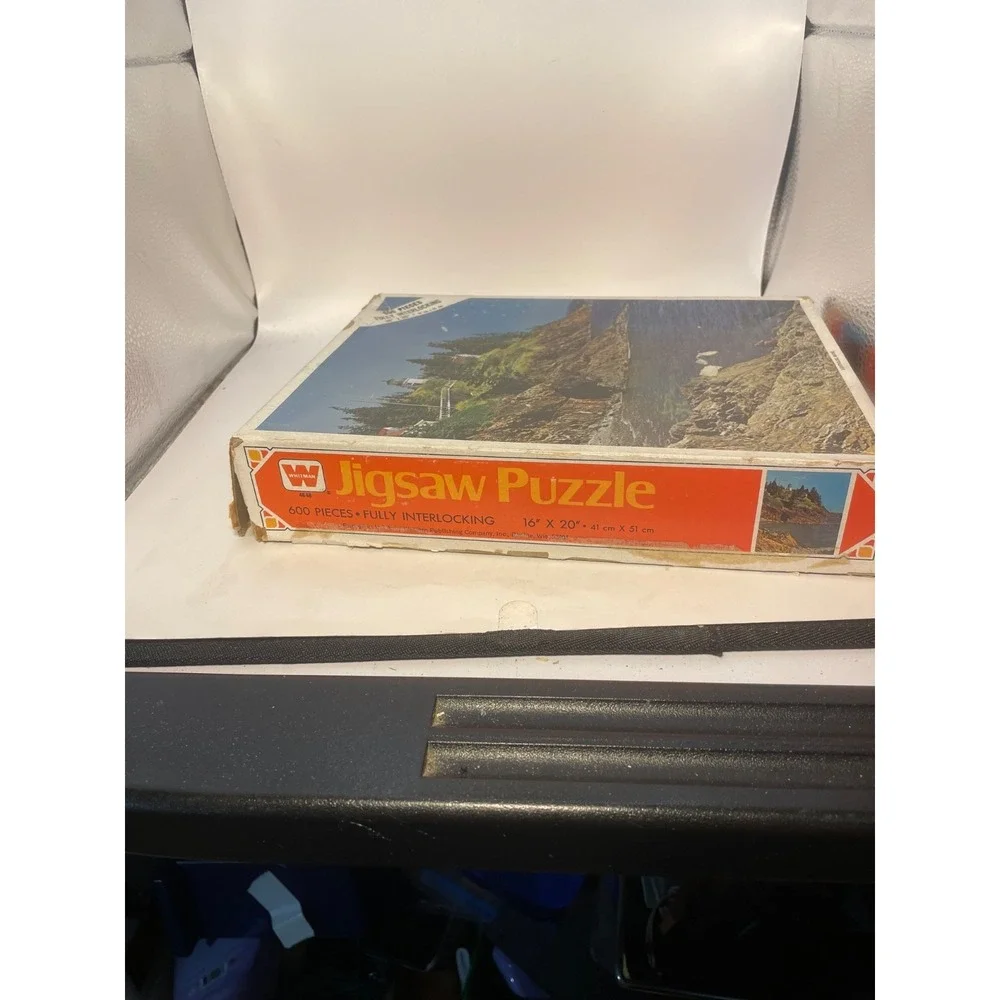 Vtg Whitman Puzzle 600 pieces lighthouse Maine 16x 20